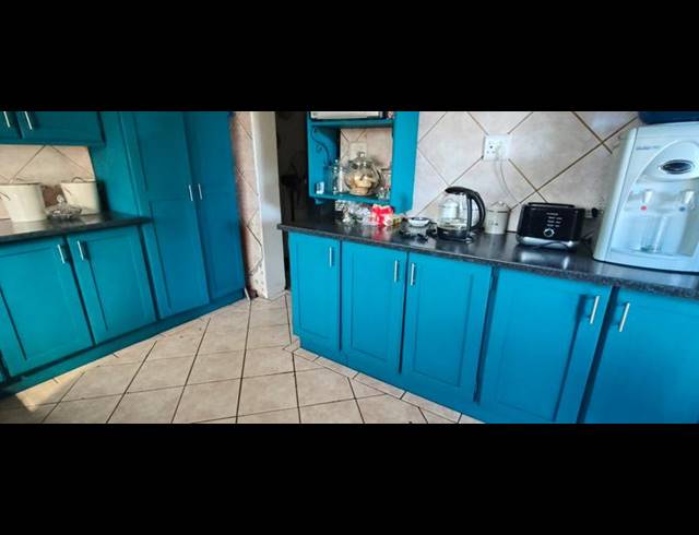 4 BEDROOM HOUSE FOR SALE IN BOOYSENS